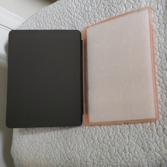 Swees Table Case - Picture 3 of 8